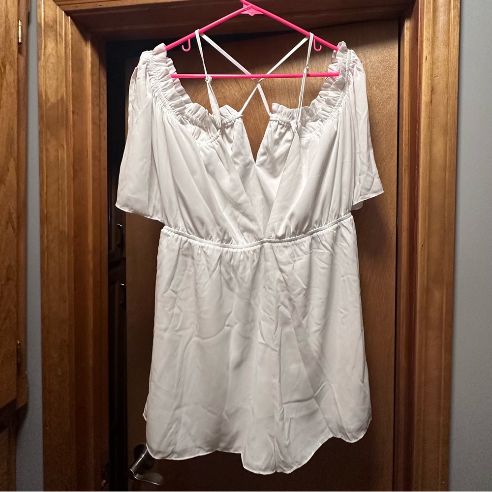 Lulu’s white short sleeved romper, XL - Picture 3 of 4